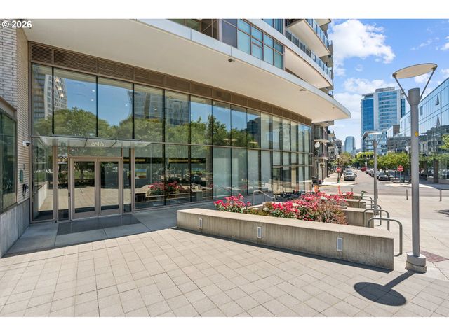 949 Nw OVERTON St 402, Portland, OR 97209