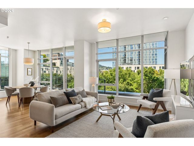 949 Nw OVERTON St 402, Portland, OR 97209
