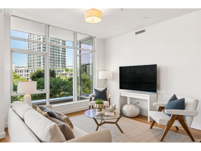949 Nw OVERTON St 402, Portland, OR 97209