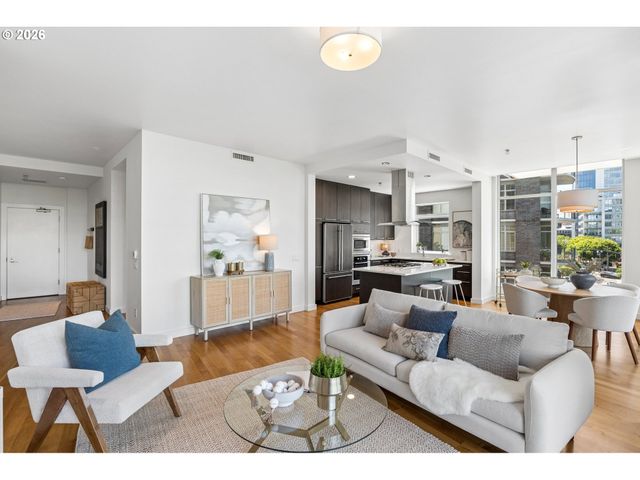 949 Nw OVERTON St 402, Portland, OR 97209