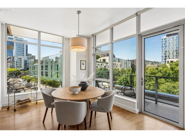 949 Nw OVERTON St 402, Portland, OR 97209