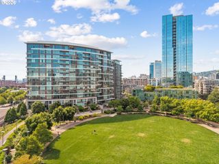 949 Nw OVERTON St 402, Portland, OR 97209