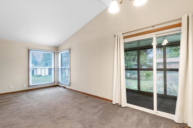 9901 W Hickory Ln, Wichita, KS 67212