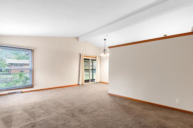 9901 W Hickory Ln, Wichita, KS 67212