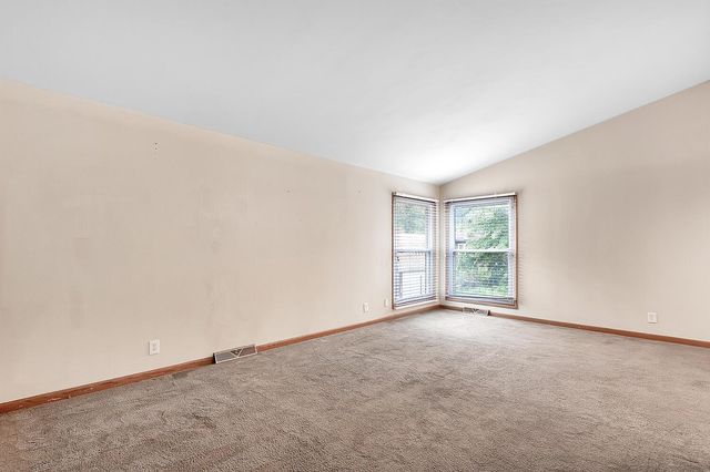 9901 W Hickory Ln, Wichita, KS 67212