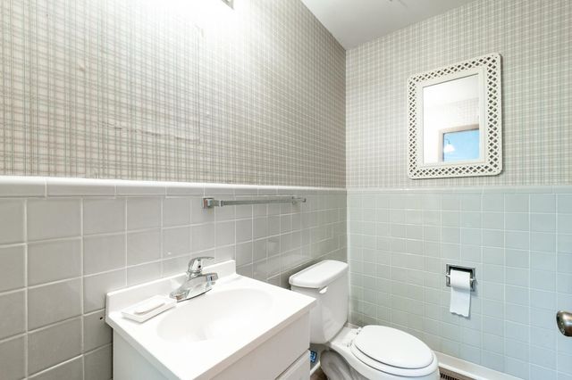 9901 W Hickory Ln, Wichita, KS 67212