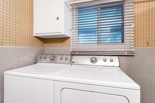 9901 W Hickory Ln, Wichita, KS 67212