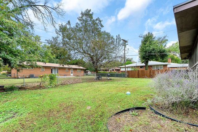 9901 W Hickory Ln, Wichita, KS 67212