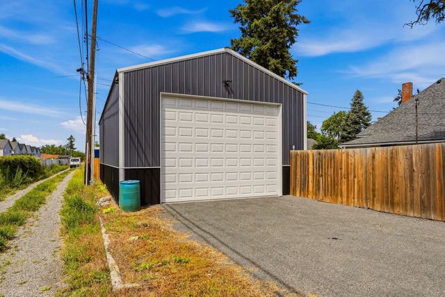 2526 E Boone Ave, Spokane, WA 99202