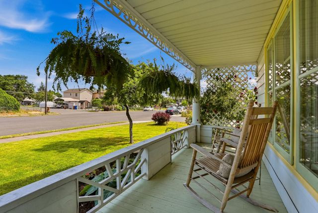 2526 E Boone Ave, Spokane, WA 99202