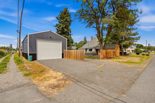 2526 E Boone Ave, Spokane, WA 99202