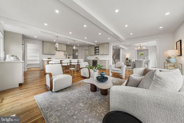 3175 WOODLAND LN, Alexandria, VA 22309