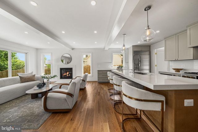 3175 WOODLAND LN, Alexandria, VA 22309