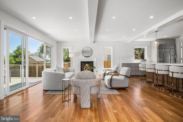 3175 WOODLAND LN, Alexandria, VA 22309