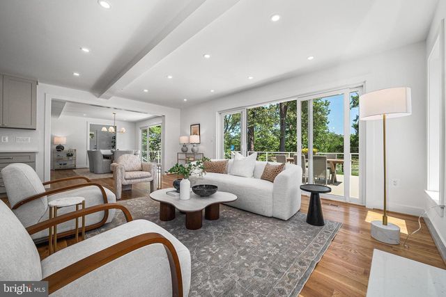 3175 WOODLAND LN, Alexandria, VA 22309