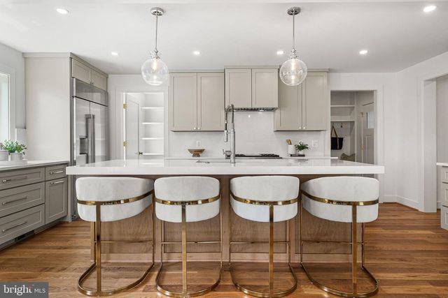 3175 WOODLAND LN, Alexandria, VA 22309