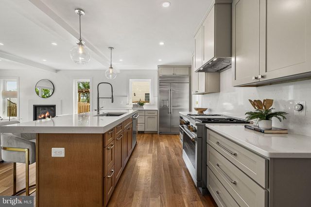 3175 WOODLAND LN, Alexandria, VA 22309