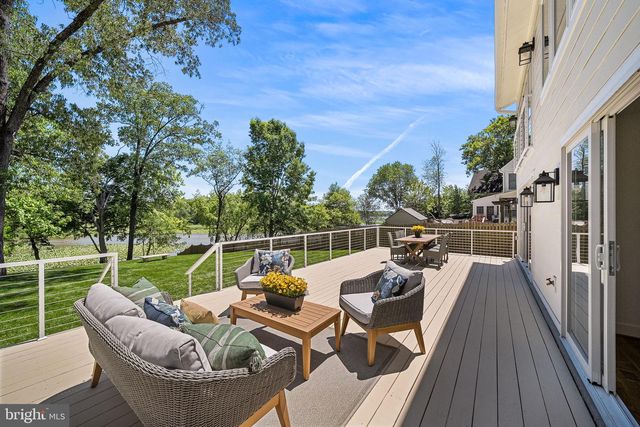 3175 WOODLAND LN, Alexandria, VA 22309