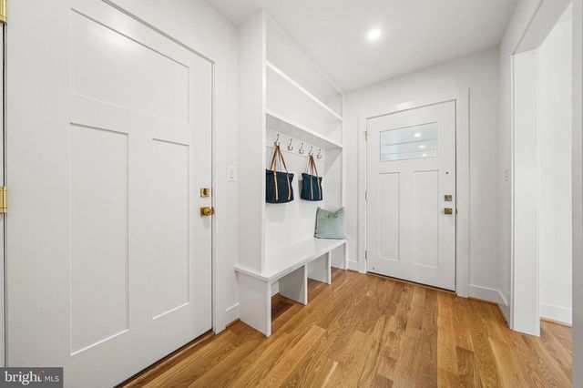 3175 WOODLAND LN, Alexandria, VA 22309