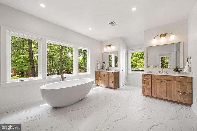 3175 WOODLAND LN, Alexandria, VA 22309