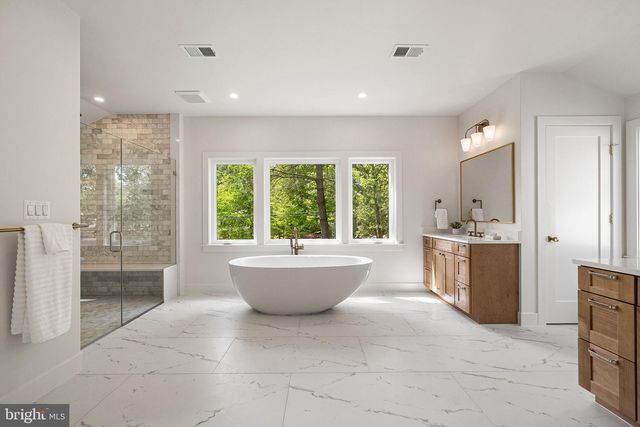 3175 WOODLAND LN, Alexandria, VA 22309
