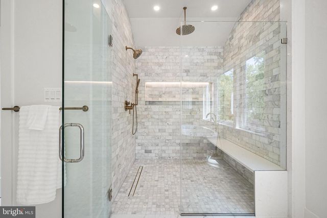 3175 WOODLAND LN, Alexandria, VA 22309