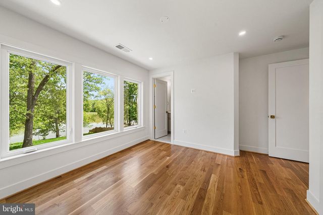3175 WOODLAND LN, Alexandria, VA 22309
