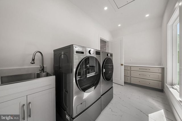 3175 WOODLAND LN, Alexandria, VA 22309