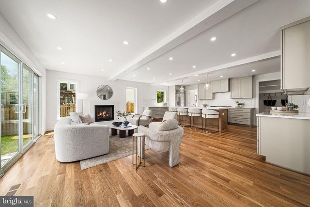 3175 WOODLAND LN, Alexandria, VA 22309