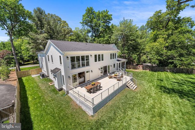 3175 WOODLAND LN, Alexandria, VA 22309