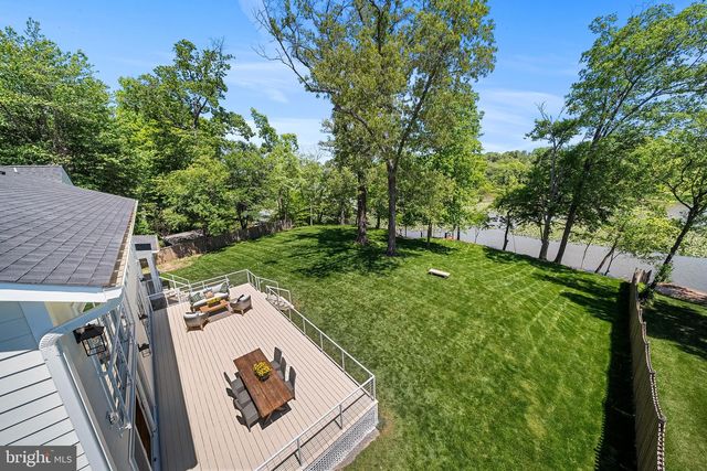 3175 WOODLAND LN, Alexandria, VA 22309