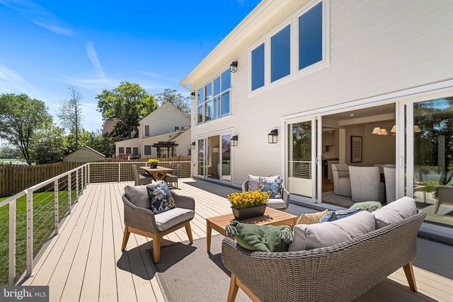 3175 WOODLAND LN, Alexandria, VA 22309