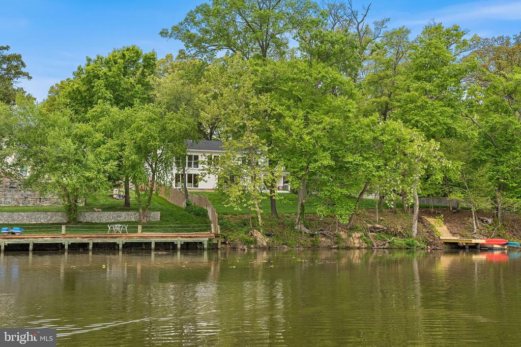3175 WOODLAND LN, Alexandria, VA 22309