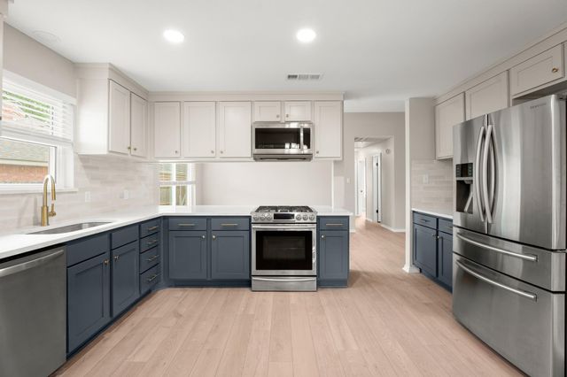 2113 Rosemary LN, Round Rock, TX 78664