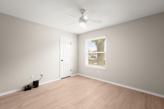 2113 Rosemary LN, Round Rock, TX 78664