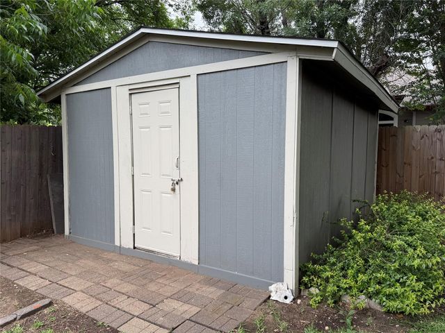 2113 Rosemary LN, Round Rock, TX 78664