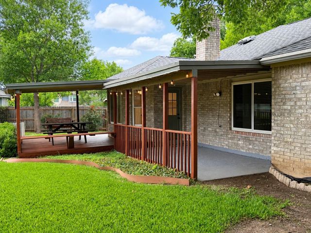 2113 Rosemary LN, Round Rock, TX 78664