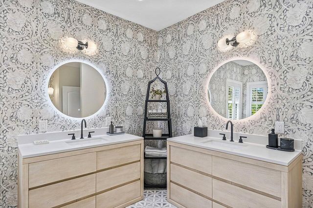 6 NW 11th Street, Delray Beach, FL 33444