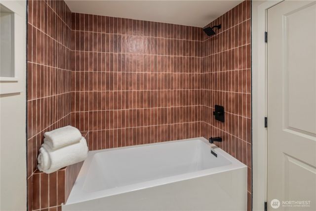 1311 SW Lake Roesiger Road, Snohomish, WA 98290