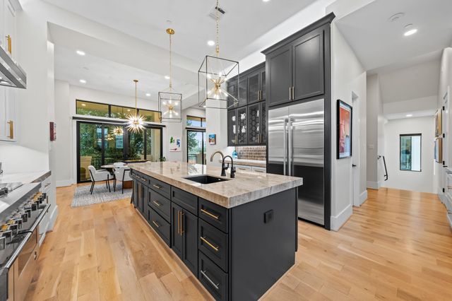 611 N Live Oak Street, Houston, TX 77003