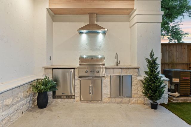 611 N Live Oak Street, Houston, TX 77003