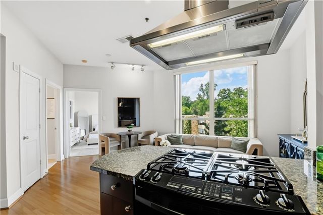 2626 Peachtree Road NW 606, Atlanta, GA 30305