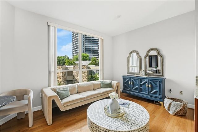 2626 Peachtree Road NW 606, Atlanta, GA 30305