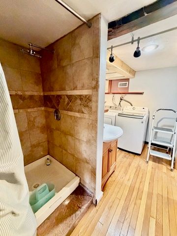 64 Robertson 64, Quincy, MA 02169