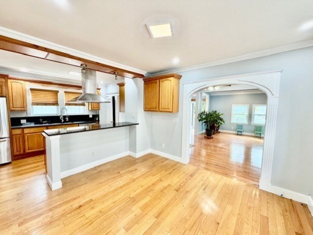 64 Robertson 64, Quincy, MA 02169