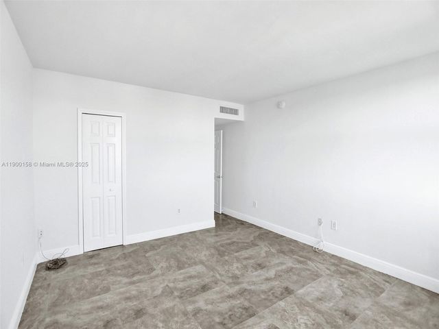 10350 W Bay Harbor Dr PHN, Bay Harbor Islands, FL 33154