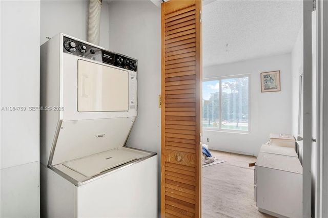 8133 Lagos De Campo Boulevard J1, Tamarac, FL 33321