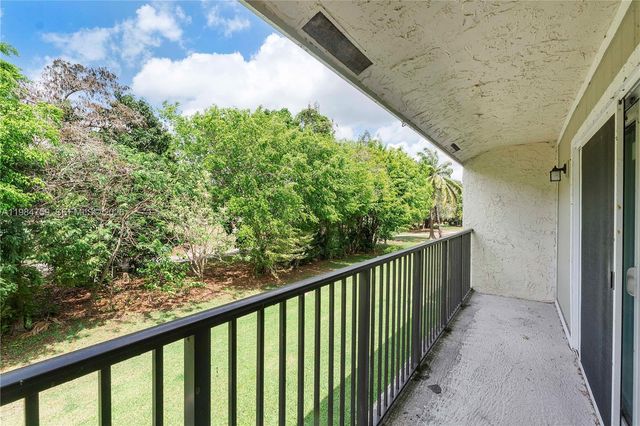 8133 Lagos De Campo Boulevard J1, Tamarac, FL 33321