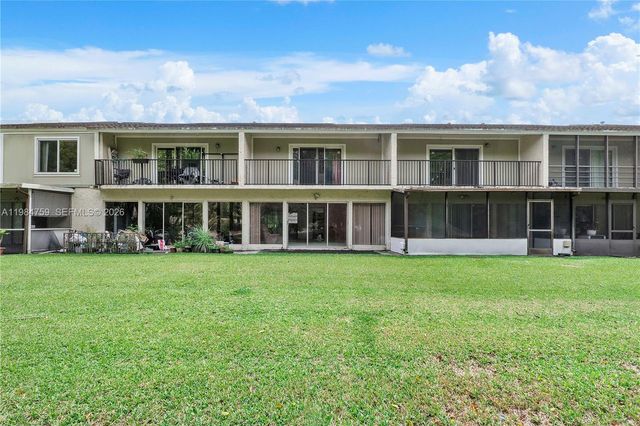 8133 Lagos De Campo Boulevard J1, Tamarac, FL 33321