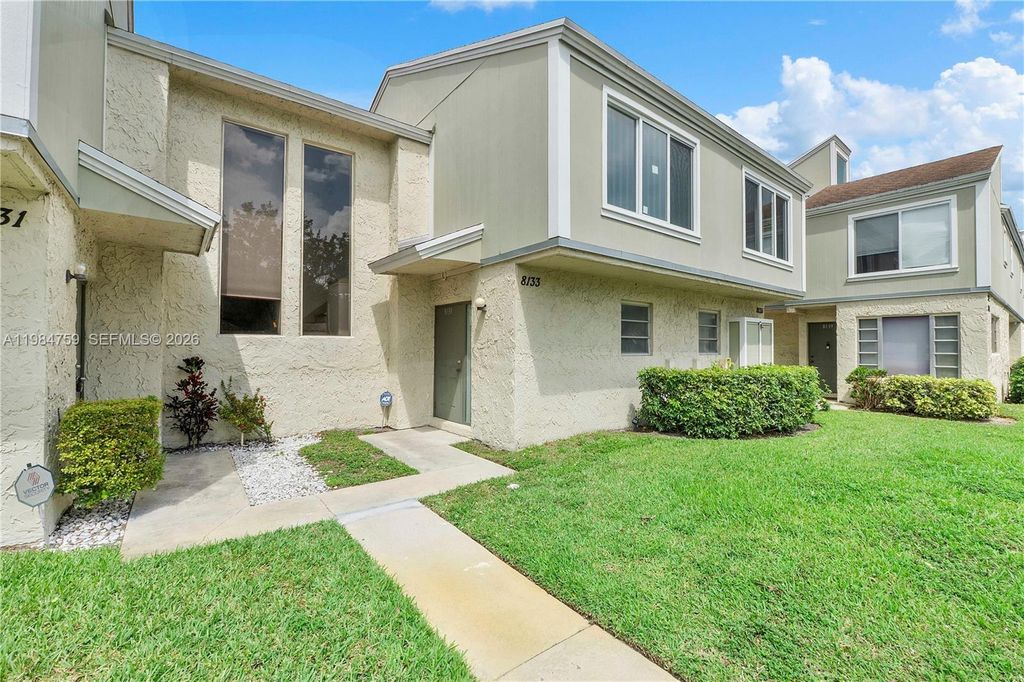8133 Lagos De Campo Boulevard J1, Tamarac, FL 33321